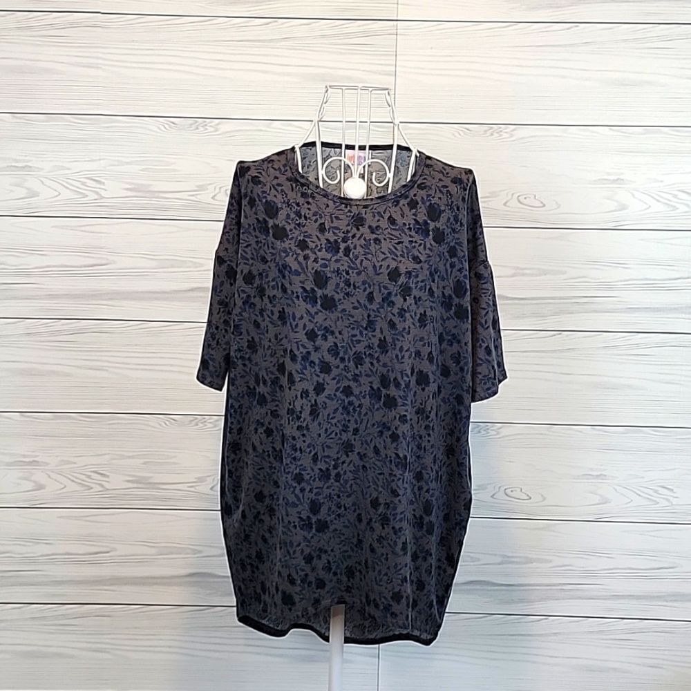 LulaRoe Irma floral print tunic top - grey, black, & blue Women's Size XXS
